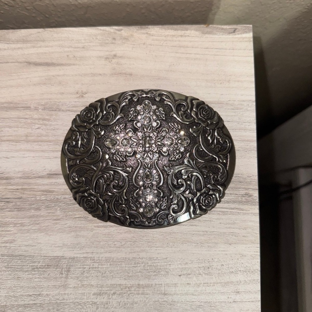 Cross Belt Buckle